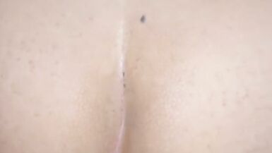 Lami de mon mari me baise ! Le préservatif se brise et il éjacule accidentellement dans mon gros vagin. - 12 image