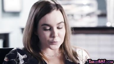 3 MILFS tetonas disfrutan de la acción FFM con el mismo follador - 5 image