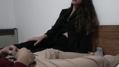 JOI Real Jefa se traga la corrida de su asistente - 3 image