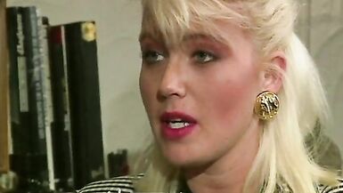Carolyn Monroe wants a XXL pleasure - 4 image