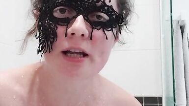 CHATTE Faucettes fait sa toilette ! En DIRTY TALK comme une SALOPE ! - 6 image