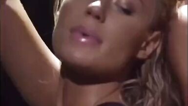 Iggy Azalea Hot! - 4 image