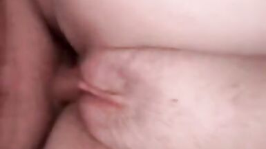 MILF LUCILLE SKY se fait baiser la chatte en gros plan et créampie - 14 image