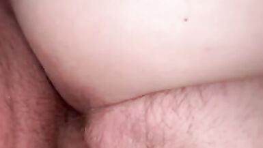 MILF LUCILLE SKY se fait baiser la chatte en gros plan et créampie - 6 image