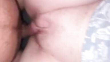 MILF LUCILLE SKY se fait baiser la chatte en gros plan et créampie - 9 image