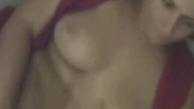 Amateur Blondine ist jetzt geil und macht einen tiefen Sperma-Moment - 2 image