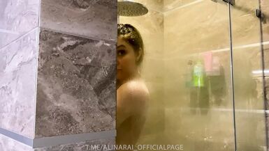 I spied on my stepmom in the shower and unexpectedly got sex - 1 image