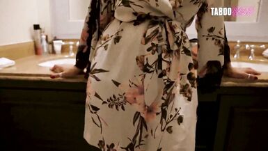 La mère milf chaude baise un petit garçon en quarantaine Nikki Brooks - 14 image