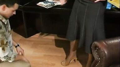 Lady boss seduces guy - 2 image