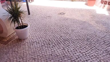 bagnare la matrigna per farle togliere i vestiti e farle una sborrata interna - 1 image