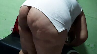 Baiser mon voisin en labsence de mon mari - 3 image