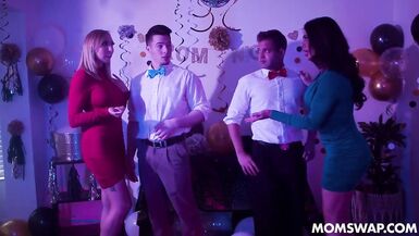 Swaping Mom sex with  Swaping Son. - 3 image