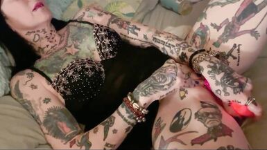 Hot Milf has Multiple Orgasms with New G-Spot Vibrator!!!