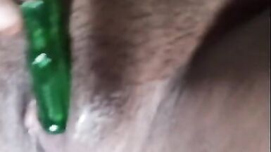 Indian Desi Girl Sexybitch090901 濡れたプッシーをドライバーでオナニーして指入れする。 - 8 image