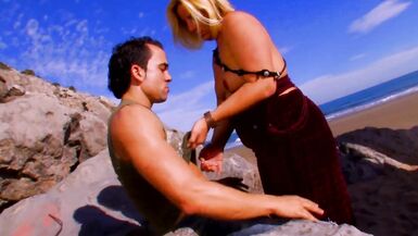 海辺の美女のお尻をディープファックする！ - 2 image