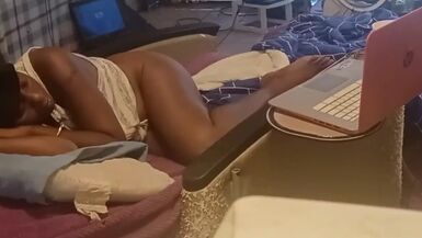 Solo Sexy Ebony Milf - 1 image