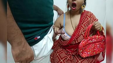 XXX Desi stepmom fucking with teen stepson! dont know anything