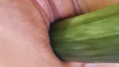 Fucking Myself mit einer Gurke (Hot POV Closeup) - 13 image