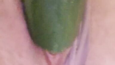 Fucking Myself mit einer Gurke (Hot POV Closeup) - 4 image