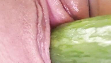 Fucking Myself mit einer Gurke (Hot POV Closeup) - 6 image