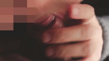 Elle est allée trop loin ! Elle a baisé le fils de son amie et la même sucé jusquà ce quil lui jouisse au visage. 3/3 - 7 image