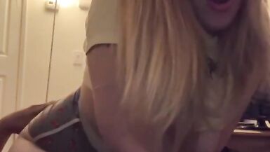 INEXPERIENCED HOT BLONDE GETS FUCKED BY ROOMMATE DOGGYSTYLE MISSIONARY - 4 image