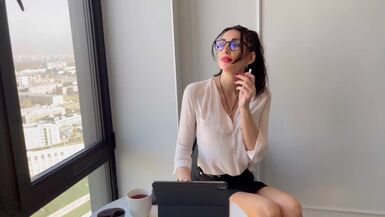 Hot MILF secretary sucks like it's the last time - 1 image