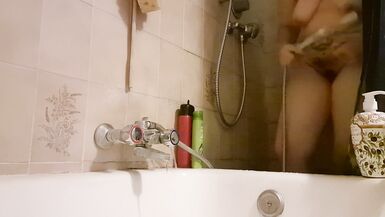 Spying on your beautiful Italian stepmother in the shower you are such a lucky stepson! - 9 image