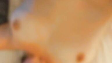 La milf sexy SassySarah si fa sfondare il cazzo