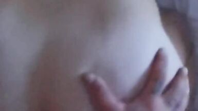 SassySarah se fait enculer par une fille sexy