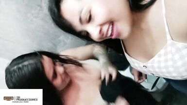 Two big ass lesbians scissoring hard - Porn in Spanish - 11 image