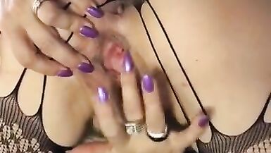 Il Mio Nipote Mi Sorprende a Masturbarmi e MI RIEMPIE LA FIGA  DI SPERMA MENTRE SQUIRTO !!! - 6 image