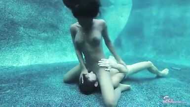 Lingerie Striptease Underwater pt2 - 4 image