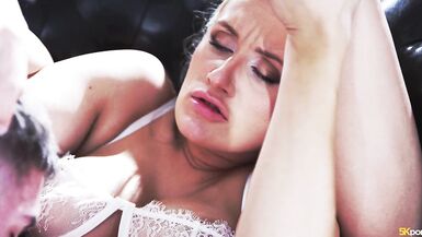 Horny MILF Linda Leclair