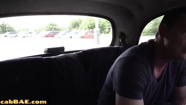 Busty cabdriver MILF fucked outdoor in the car by customer - 2 image