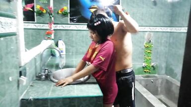 1 parte I fuck my cousin in the bathroom like a bitch - 4 image