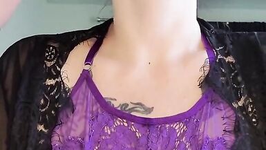 Горячая MILF сосет небрежный член между ног - 13 image