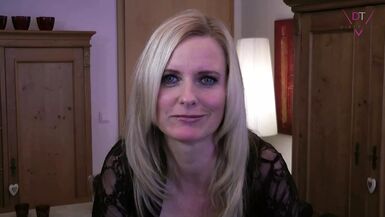 Le docteur Tina vous examine ! Venez dans mon cabinet !