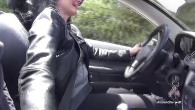 Jerking off a huge cock and squirting up to the ceiling! The experienced Milf technique - 5 image