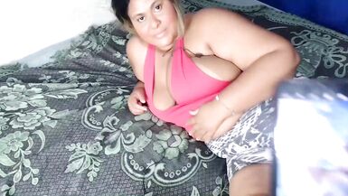 LA BELLE-MÈRE INVITE SON NOUVEAU BEAU-FILS À PRENDRE DES PHOTOS DELLE MAIS IL LA BAISE DANS SA GROSSE CHATTE | JU LA FEMME COQUINE BAISE AVEC SON BEAU-FILS À LINSU DE SON MARI - 3 image