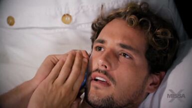 Une maman milf chaude baisée par son ami de fils