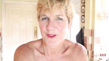 AuntJudysXXX - 58歳巨乳熟女主婦Mollyがキッチンであなたのチンコをしゃぶる (POV) - 11 image