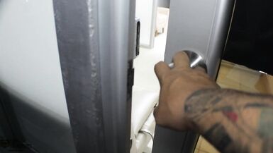 Fucking the horny real estate agent - Porn in Spanish - 3 image
