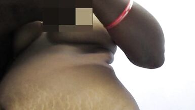 印度夫妇在房子里做爱和吸吮乳房 - 5 image