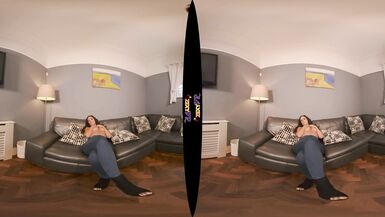 Pezones Grandes Nena Pechugona Se Desnuda (VR180) - 11 image