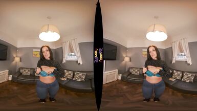 Pezones Grandes Nena Pechugona Se Desnuda (VR180) - 5 image