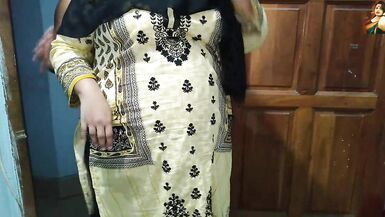 Desi Indian Bhabhi chuda chudi karane se pahale Devor ke mule ke baal kaat die - Bhabhi ko Jabardast Chudai aur cum out - 6 image