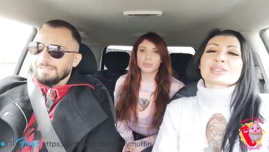 Scopare lautostoppista tatuato (Threesome) - 6 image