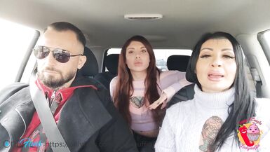 Scopare lautostoppista tatuato (Threesome) - 8 image