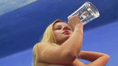 Super sexy German sluts loves pissing - 1 image